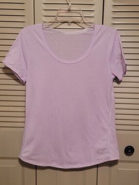 Under Armour Lavender Short Sleeve Scoop Neck Tee